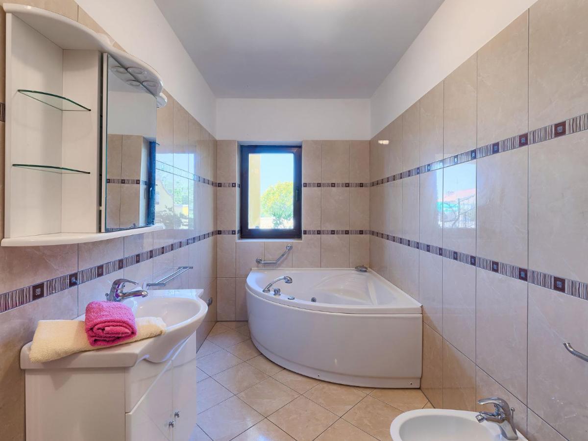 Holiday Home Gracije - Voj515 By Interhome Mednjan Exterior foto